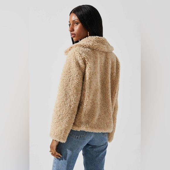 ASTR THE LABEL Women Miley Faux Sherpa Teddy Jacket Cream Tan Brown NWT Large - Picture 10 of 10